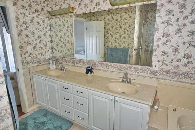 10 x 12 Primary Bath | Image 27