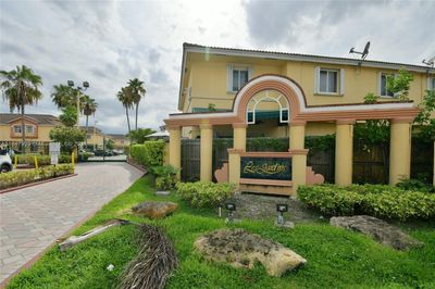 3 - 8310 Nw 10th St, Townhouse with 2 bedrooms, 2 bathrooms and null parking in Miami FL | Image 1