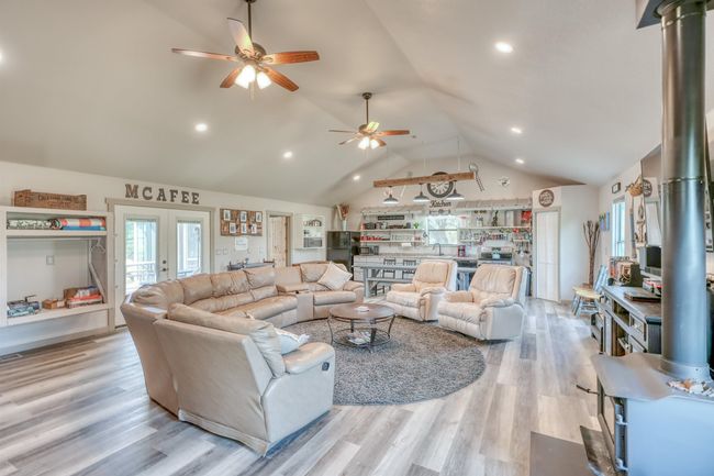 111 W Indian Bend Rd, House other with 2 bedrooms, 3 bathrooms and null parking in Llano TX | Image 6