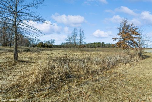 1 Eastview Dr, Sharon, WI, 53585 | Card Image