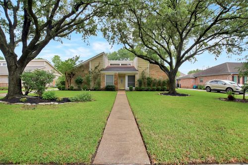 15326 Glamorgan Dr, Jersey Village, TX, 77040-1320 | Card Image