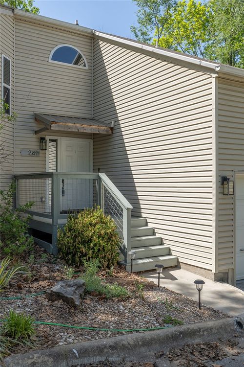 2411 N Bronze Tree Dr, Fayetteville, AR, 72703-3402 | Card Image