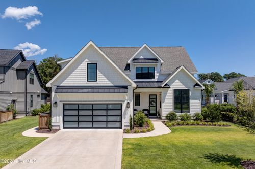 8285 Winding Creek Cir, Wilmington, NC, 28411-8442 | Card Image