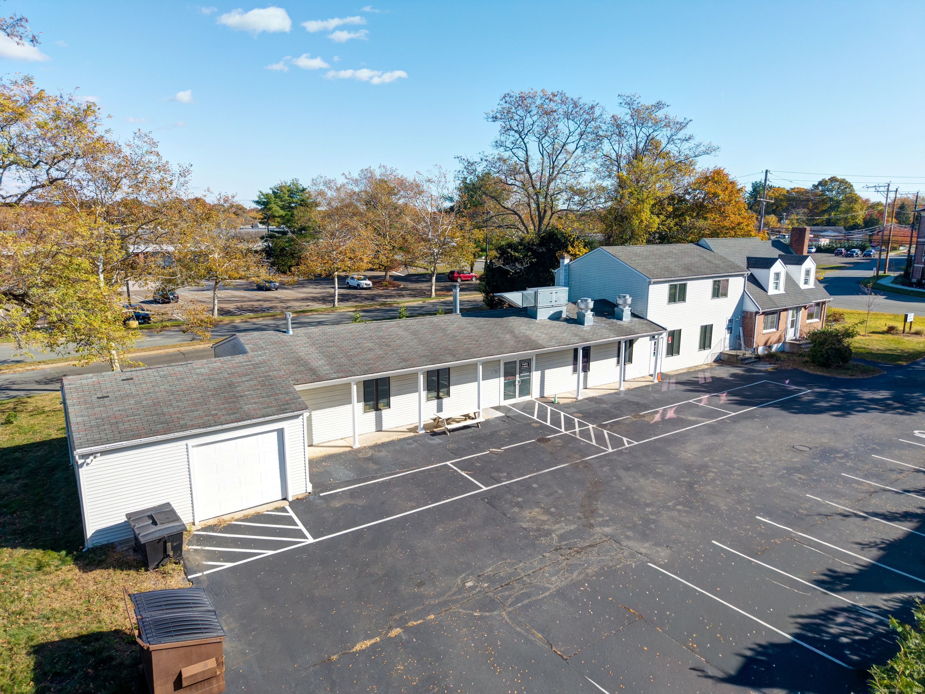 93 Elm St, Old Saybrook, CT 06475