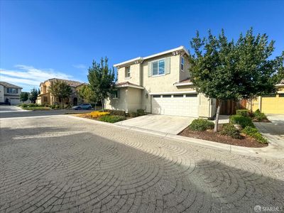 2210 Salice Way, House other with 4 bedrooms, 3 bathrooms and 2 parking in Brentwood CA | Image 3