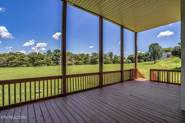 310 Dilegwa Way, Condo with 4 bedrooms, 3 bathrooms and null parking in Loudon TN | Image 32