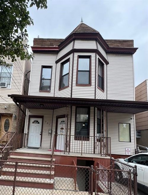 2-227 48th St, Union City, NJ, 07087-6403 | Card Image