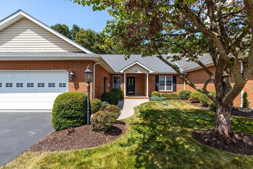 118 Red Oaks Dr, STAUNTON, VA, 24401-9102 | Card Image