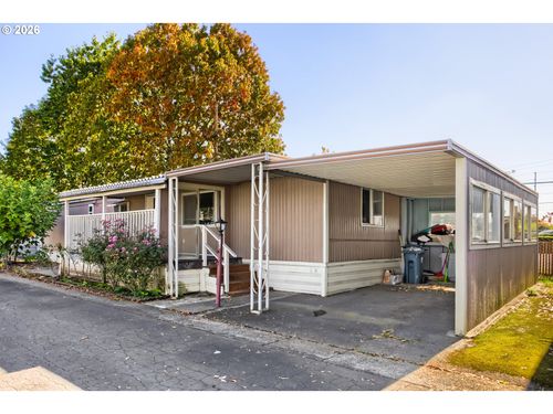 18-2300 Se 82nd Ave, Portland, OR, 97216 | Card Image
