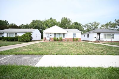 15521 Steinway Boulevard, House other with 3 bedrooms, 1 bathrooms and null parking in Maple Heights OH | Image 1