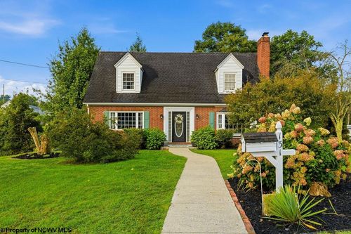131 5th St, Bridgeport, WV, 26330-1811 | Card Image