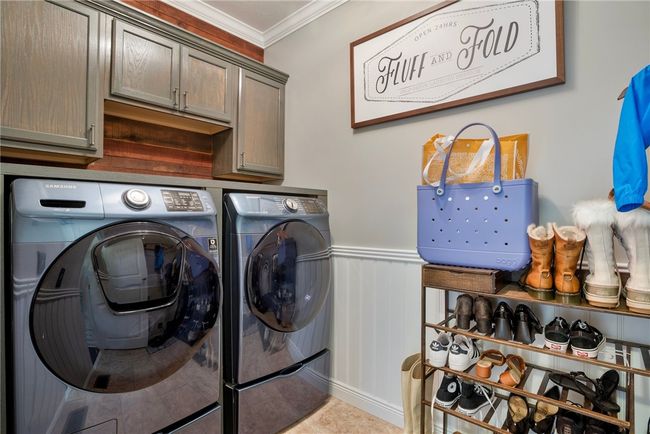 Convenient laundry on 1st floor | Image 19