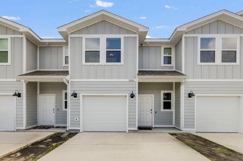 1004 Mclaren Cir, Fort Walton Beach, FL, 32547-1194 | Card Image
