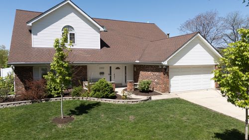 23W160 Woodcroft Dr, Glen Ellyn, IL, 60137-6937 | Card Image