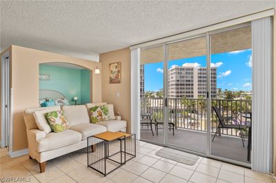 301 - 7300 Estero Boulevard, Condo with 1 bedrooms, 1 bathrooms and null parking in Fort Myers Beach FL | Image 3