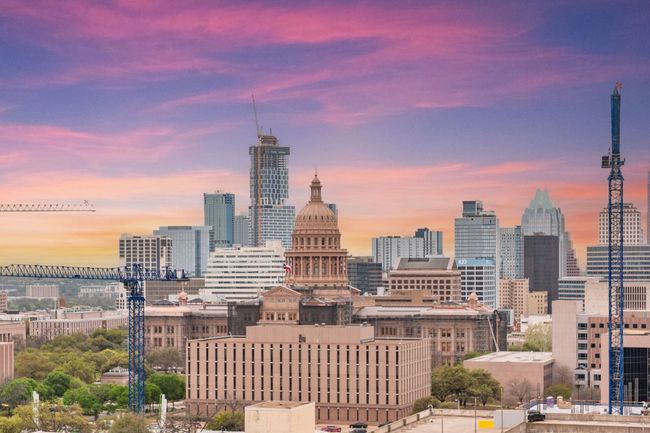 12GHJ - 1801 Lavaca St, Condo with 2 bedrooms, 3 bathrooms and 4 parking in Austin TX | Image 4