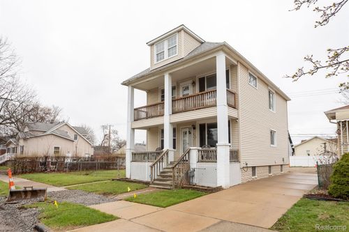 880 White Ave, Lincoln Park, MI, 48146-2746 | Card Image