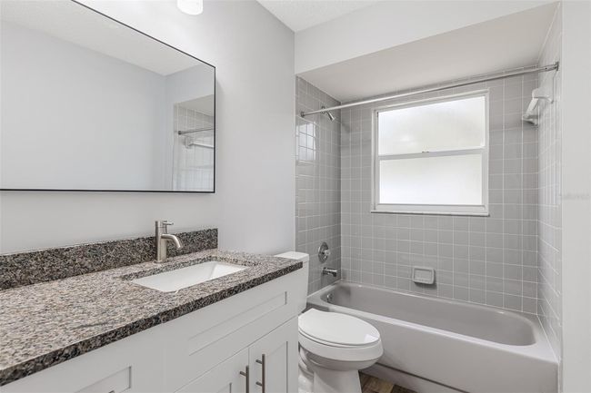 Bathroom 2 | Image 25
