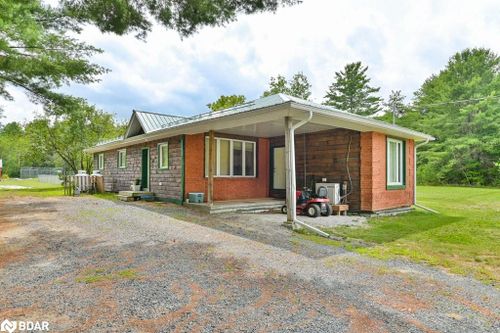 14 W Park Lane, Addington Highlands, ON, K0H2G0 | Card Image