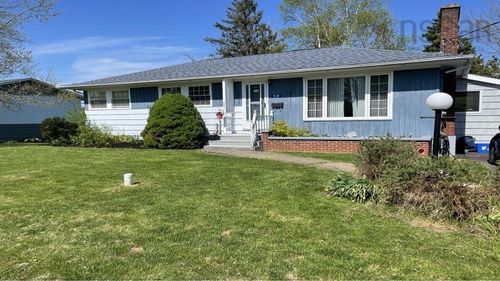 12 Hillside Drive, Antigonish, NS, B2G1B2 | Card Image