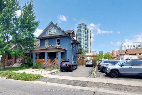 8 Mill St N, Brampton, ON, L6X1S6 | Card Image