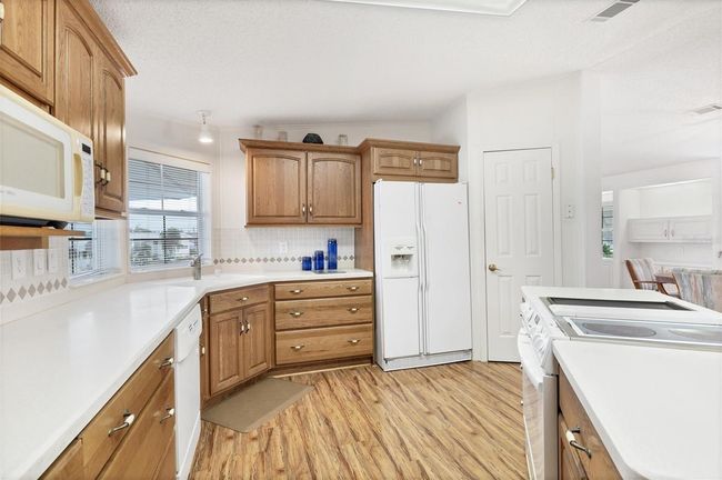 Kitchen | Image 11