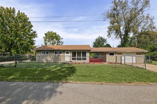 7301 Church Lane, East St Louis, IL, 62203 | Card Image