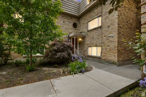 apt-156-2220 E Murray Holladay Rd, Holladay, UT, 84117-5317 | Card Image