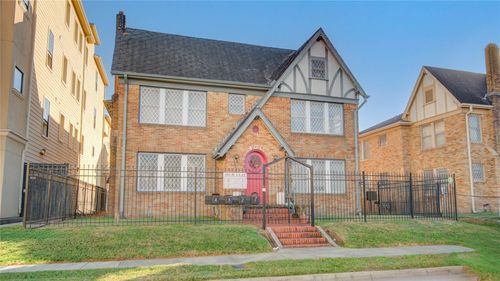 apt-4-401 W Clay St, Houston, TX, 77019-4468 | Card Image