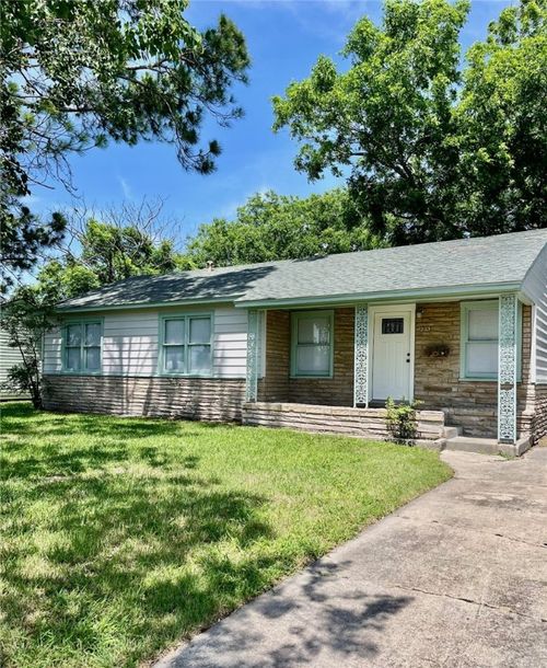 4225 Lowman St, Corpus Christi, TX, 78411-3136 | Card Image