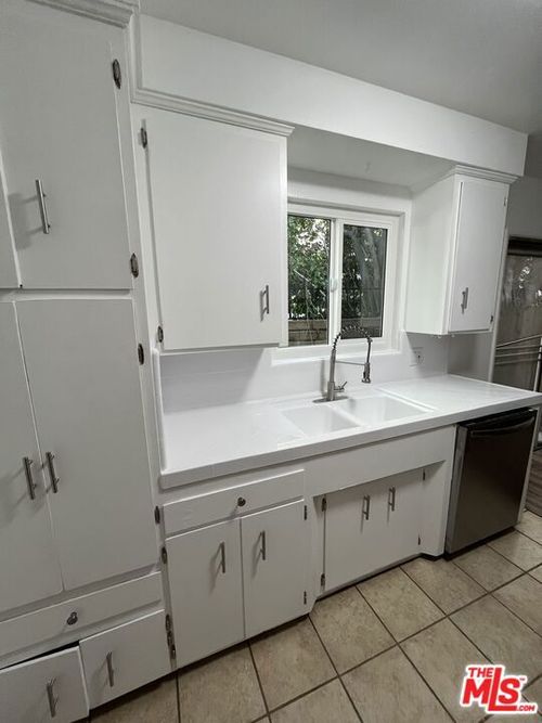 apt-2-4187 Arch Dr, Studio City, CA, 91604-3256 | Card Image