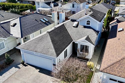 11465 207a St, Maple Ridge, BC, V2X0C7 | Card Image
