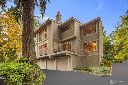 523-19523 86th Ave W, Edmonds, WA, 98026-6111 | Card Image