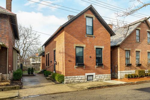 831 S Lazelle St, Columbus, OH, 43206-2021 | Card Image