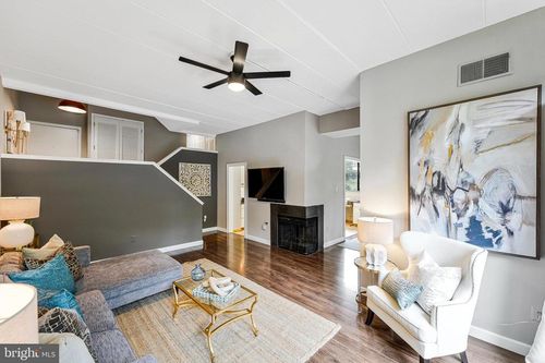 15-11556 Rolling Green Ct, RESTON, VA, 20191-2246 | Card Image