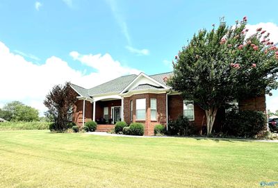 27603 Jeffrey Lee Lane, House other with 3 bedrooms, 2 bathrooms and null parking in Toney AL | Image 2