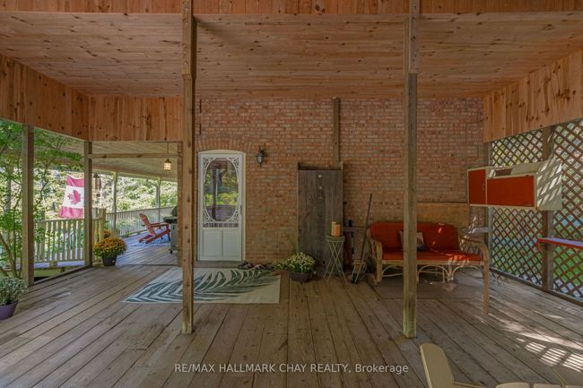 4950 Penetanguishene Rd, House other with 4 bedrooms, 3 bathrooms and 10 parking in Hillsdale ON | Image 8
