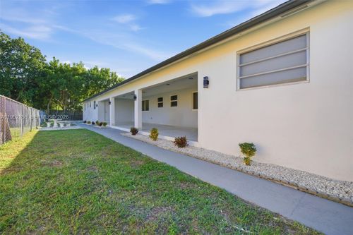 b-2440 Hayes St, Hollywood, FL, 33020 | Card Image