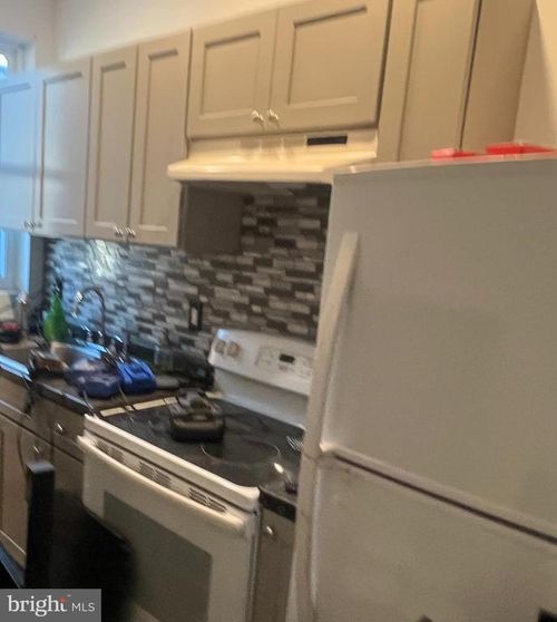 4959 W Thompson St, Philadelphia, PA, 19131-4530 | Card Image