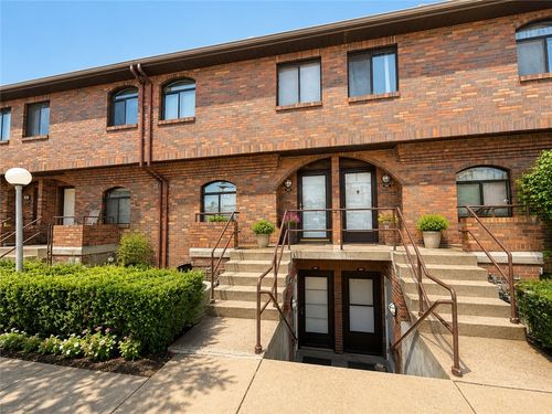3222 Kennett Sq, Pittsburgh, PA, 15213-4212 | Card Image