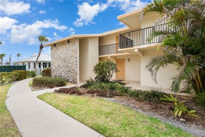 V213 - 2400 S Ocean Drive, Home with 1 bedrooms, 1 bathrooms and null parking in Hutchinson Island FL | Image 3