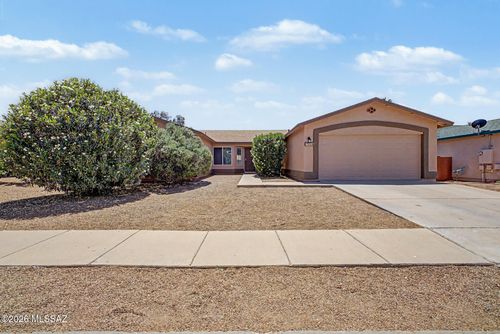 10008 E Moonstruck Way, Tucson, AZ, 85747 | Card Image