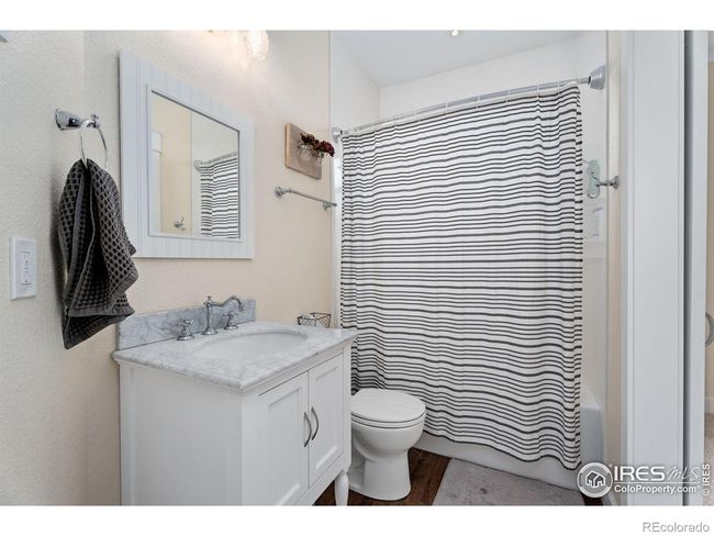 Upstairs Full Bath | Image 26