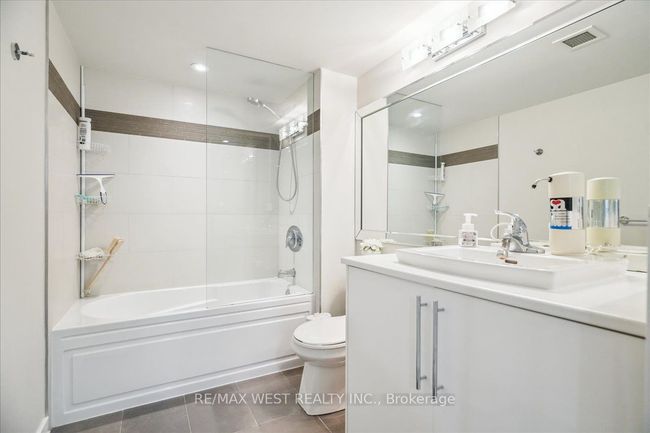 108 - 3 Duplex Ave, Condo with 3 bedrooms, 3 bathrooms and null parking in North York ON | Image 10