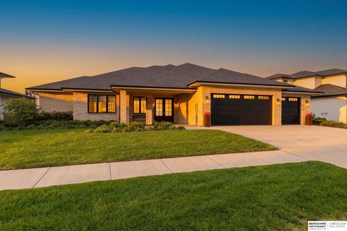 28426 Laurel Cir, Valley, NE, 68064-1670 | Card Image