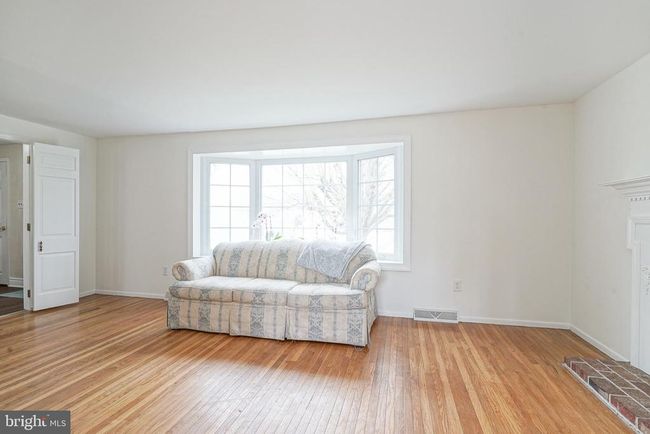2403 Saint Charles Pl, House other with 4 bedrooms, 2 bathrooms and null parking in CINNAMINSON NJ | Image 5