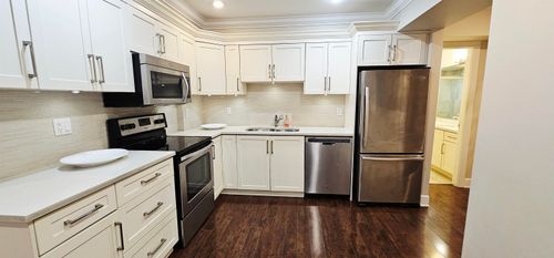 lower-888 Canyon Blvd, North Vancouver, BC, V7R2J6 | Card Image