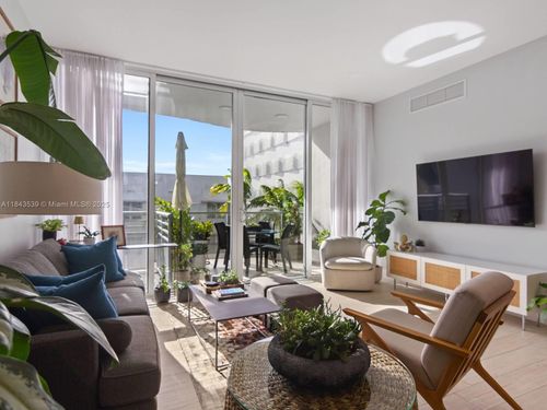 apt-302-2100 Park Ave, Miami Beach, FL, 33139-1757 | Card Image