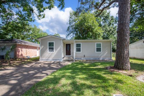 409 Oaklawn St, League City, TX, 77573-2226 | Card Image