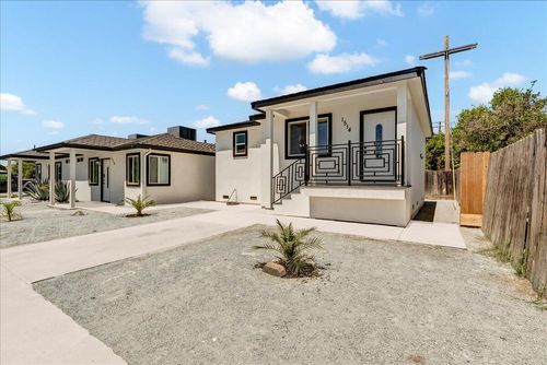 1518 W Grove Ave, Visalia, CA, 93291-4646 | Card Image